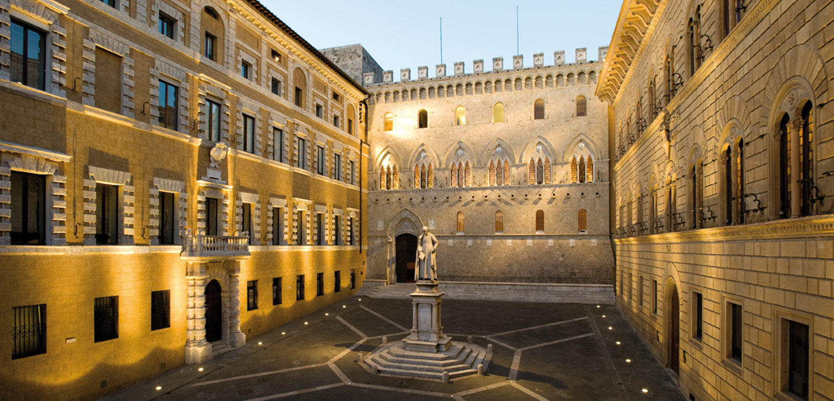 PLT Holding presenta la lista per il rinnovo del Consiglio di Amministrazione di Banca Monte Paschi di Siena.<br>
Cesare Bisoni Candidato Presidente<br>
Luigi Lovaglio Candidato Amministratore Delegato